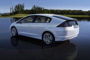 honda_insight_side_pool.jpg