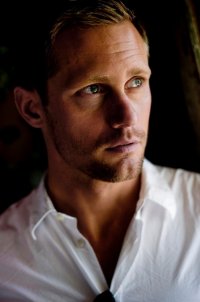 kinopoisk.ru-Alexander-Skarsg_26_23229_3Brd-1083032.jpg